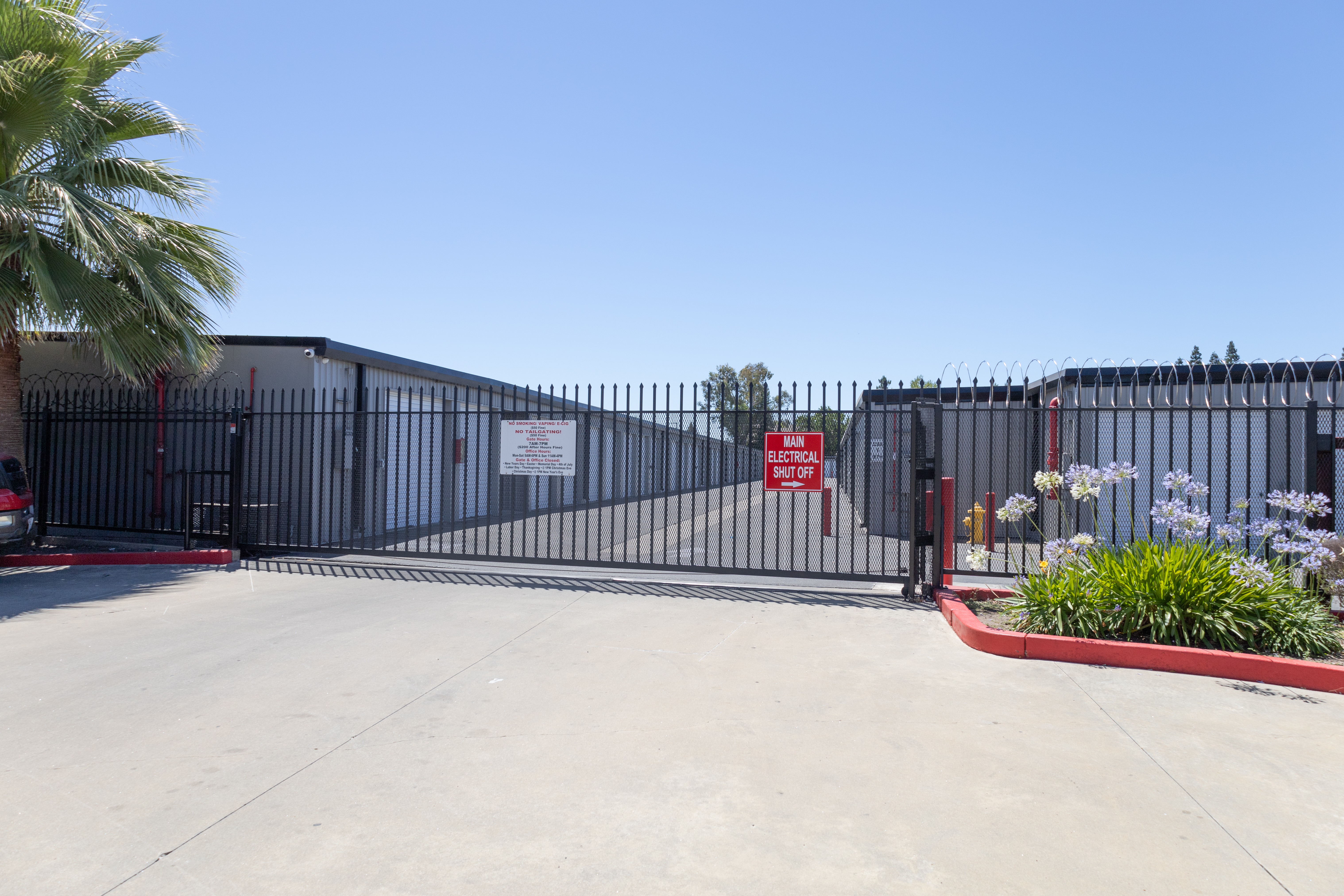 Hammertown Self Storage 818 Hammertown Dr. Stockton, CA 95210
