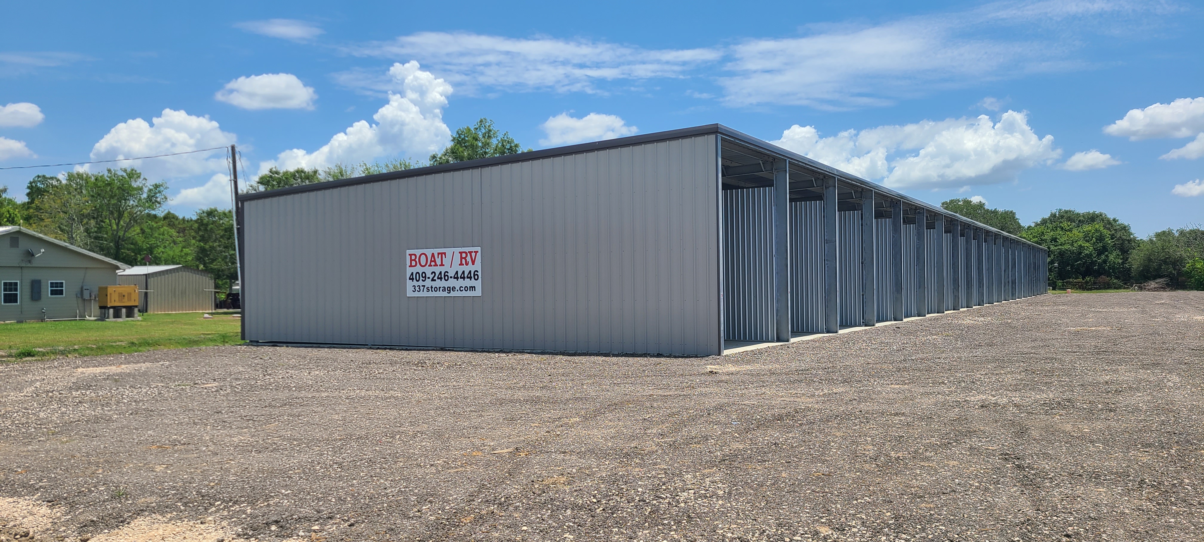 Drive Up Access Storage Units in Hamshire, TX 