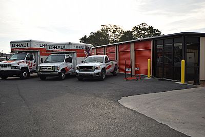 self storage units and uhaul rental trucks