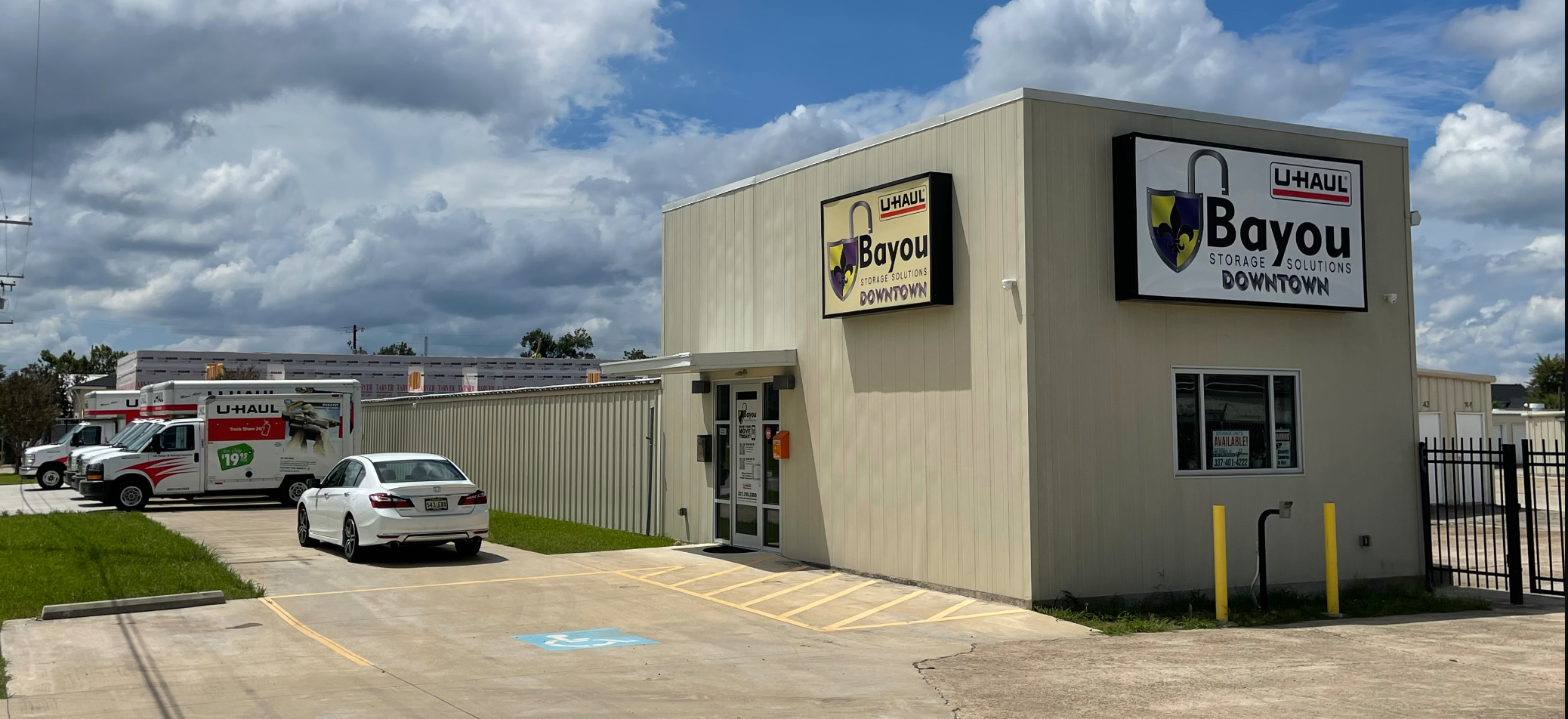 bayou self storage front office and gate