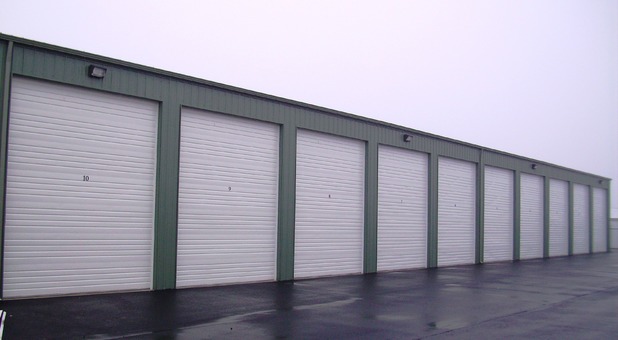 Wide driveways at Mini Storage Warehouse