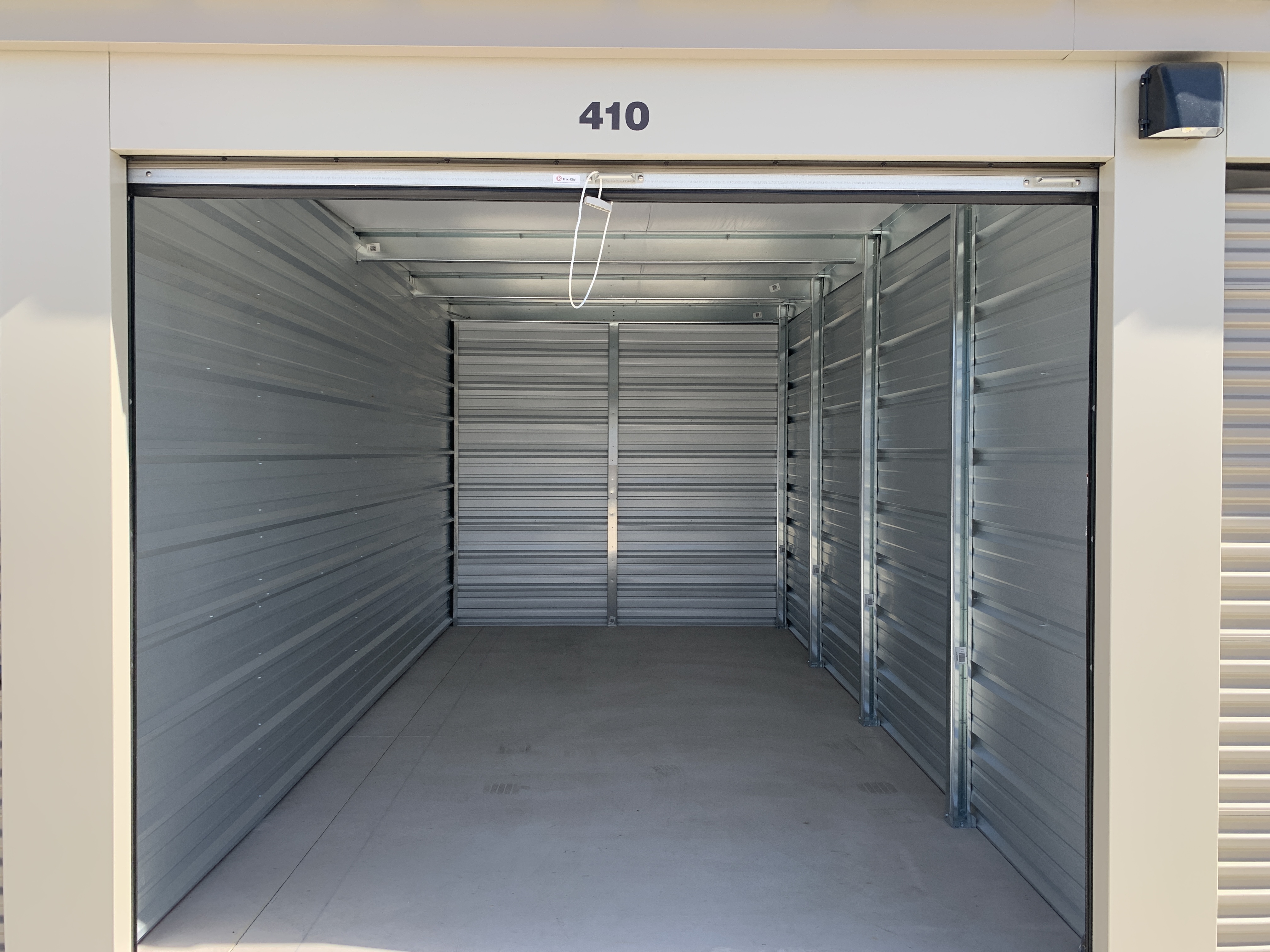Spacious clean units, extra tall insulated ceilings