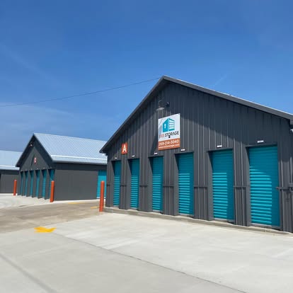 The front exterior of AXS Storage in South Haven