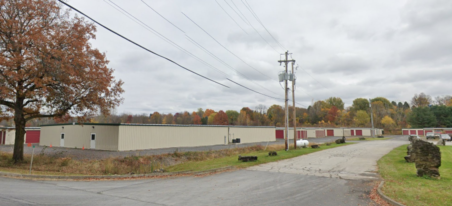 climate controlled and outdoor access storage units in hudson, ny