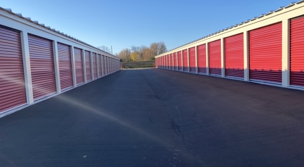 Storage units with exterior, drive up access in Shafer, MN