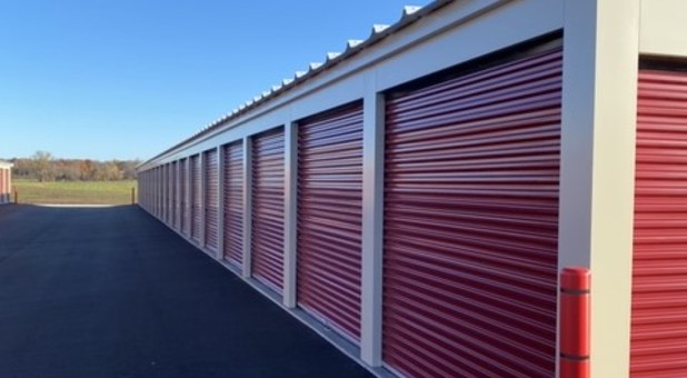 Outside storage units with drive up doors in Shafer, MN