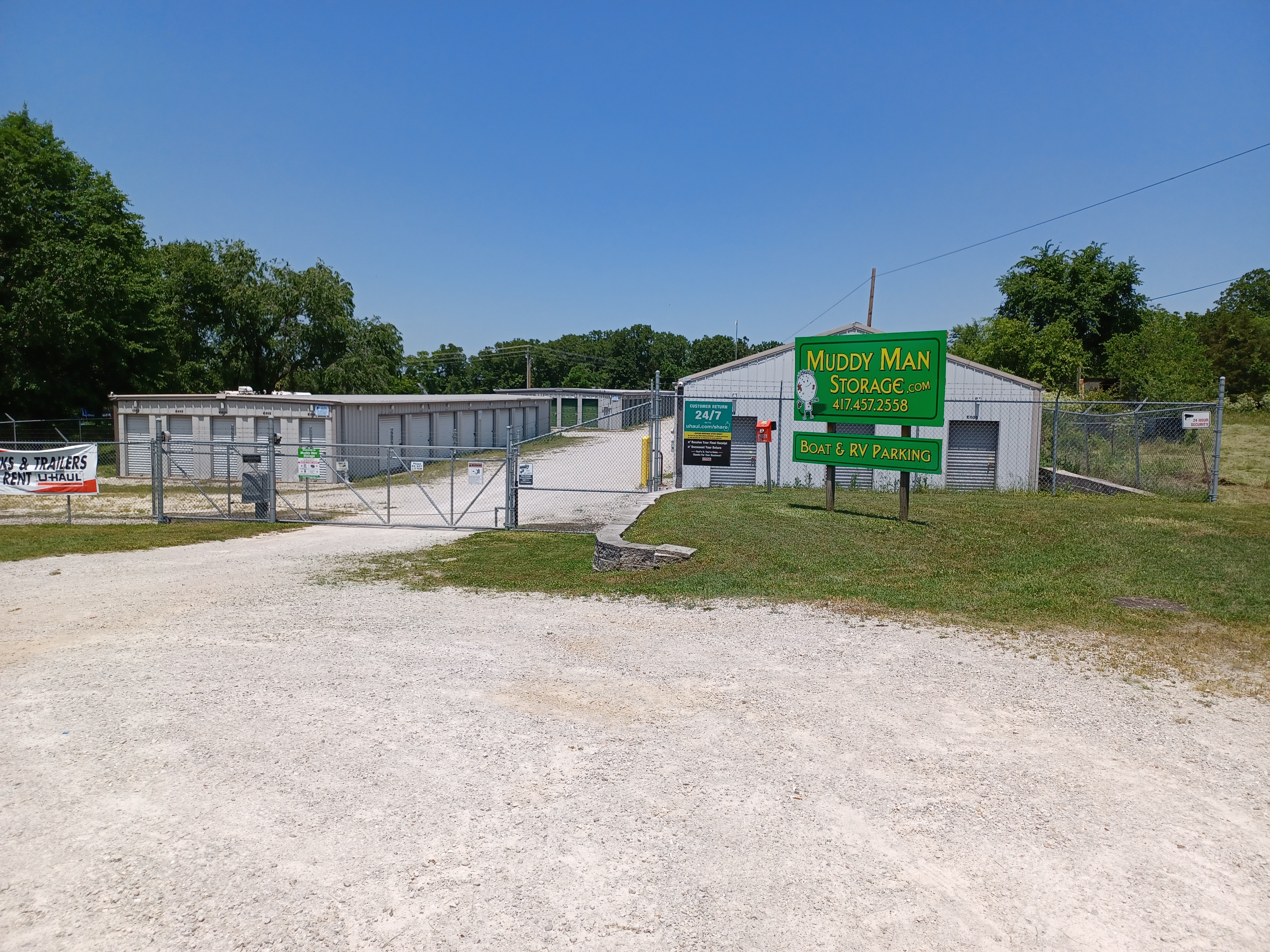 Great location to rent Storage units in Hollister MO at your convenience!