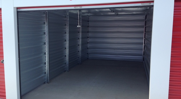 Clean & Secure self storage facility Dunmore, AB