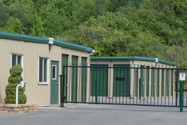 fenced and gated outdoor storage units onondaga hill
