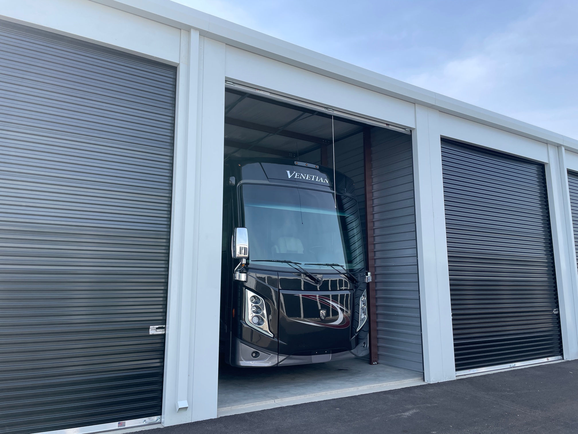 Large Enclosed Units 1 - Midwest SuperStorage in Homer Glen, IL