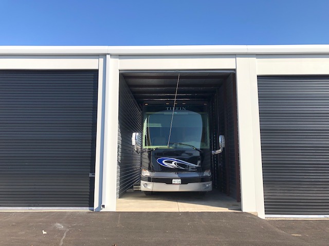 Large Enclosed Units 2 - Midwest SuperStorage in Homer Glen, IL