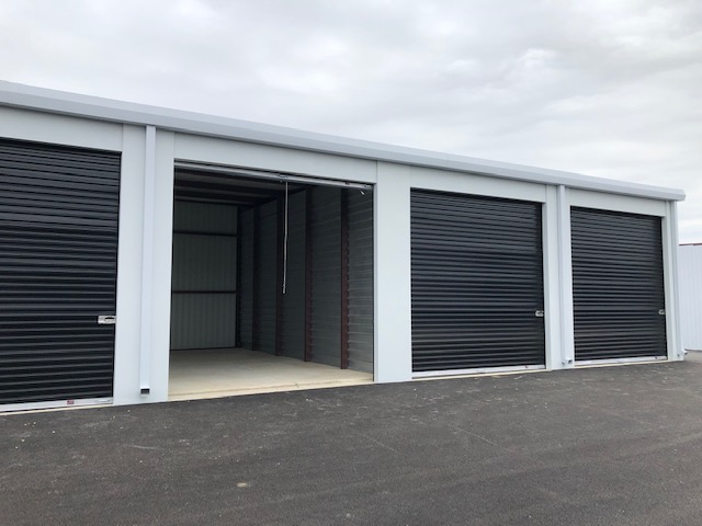 Medium Enclosed Units - Midwest SuperStorage in Homer Glen, IL