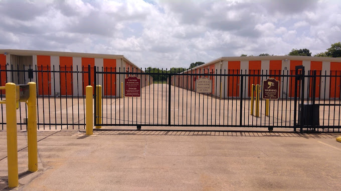 secured units in Alvin, TX 