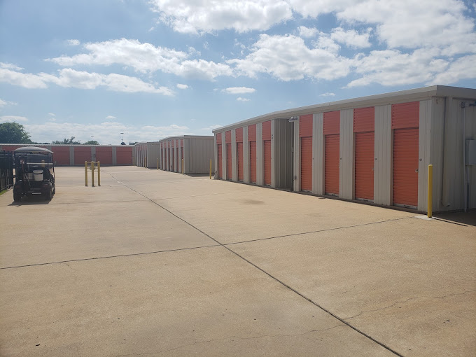 Vehicle & Self Storage in Bay City, TX | Express Self-Storage
