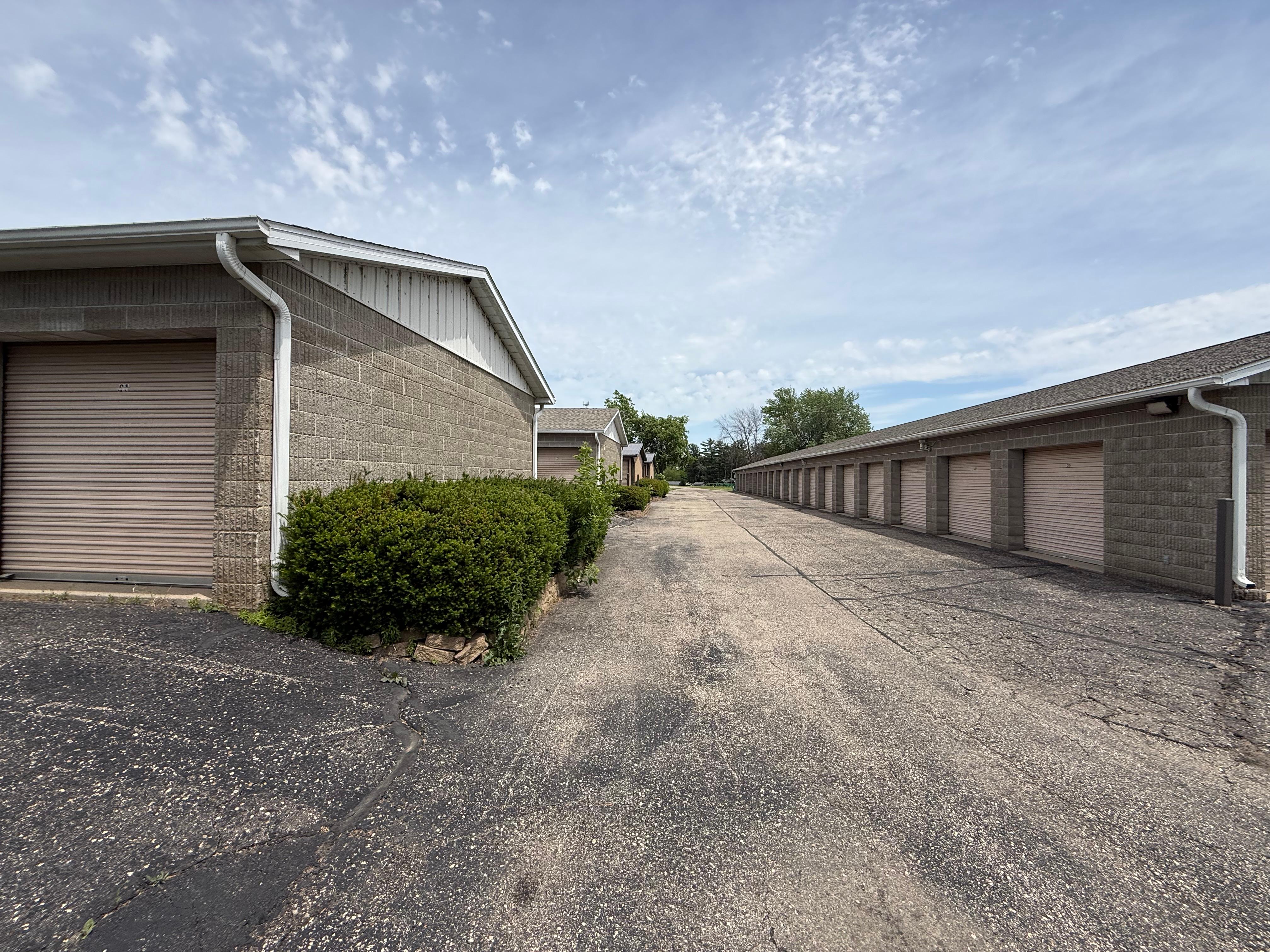 Large Storage Driveways in Northfield, MN | 32815 Northfield Blvd