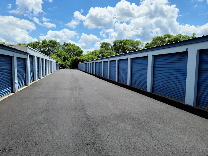 Lake County Storage Units in Lake Park, Round Lake Beach, Waukegan, Antioch, IL