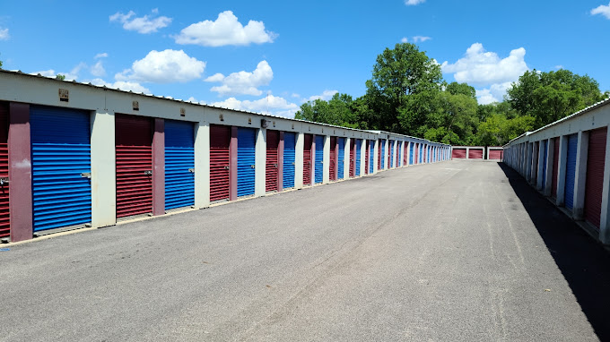 Lake County Storage Units in Lake Park, Round Lake Beach, Waukegan, Antioch, IL