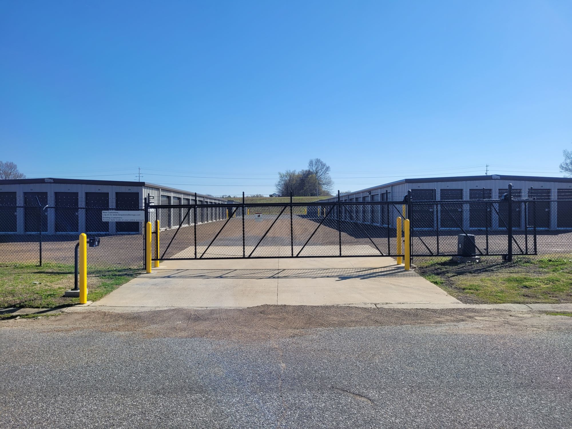 graystone storage in newbern , TN