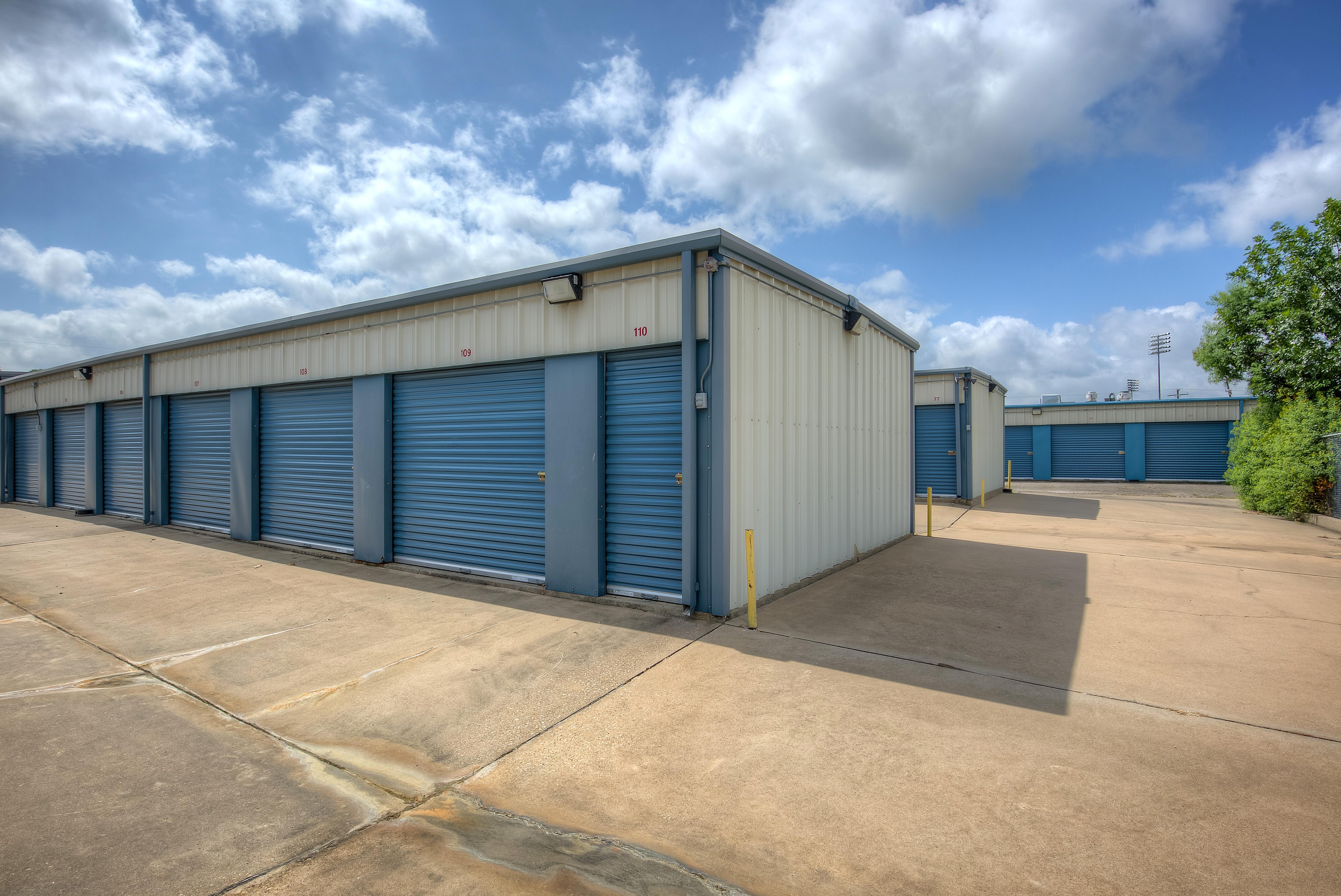 Well-Lit Storage Facility in Commerce, TX | 1505 W Neal St