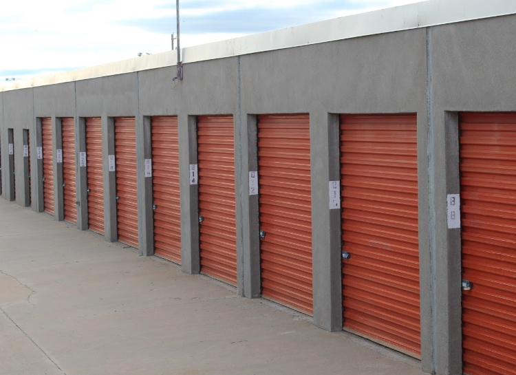 Row of self storage units in Oklahoma City, OK