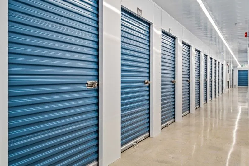 Maple Leaf Storage - Etobicoke 55 Kelfield St, Etobicoke, Ontario M9W 5A3 Canada
