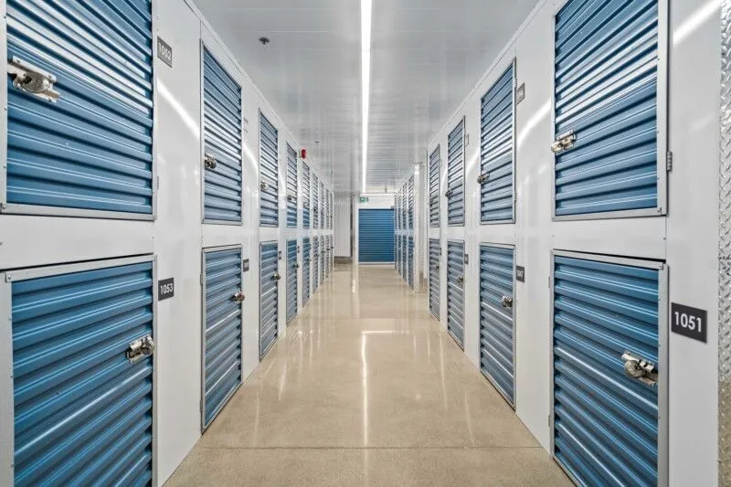 Maple Leaf Storage - Etobicoke 55 Kelfield St, Etobicoke, Ontario M9W 5A3 Canada