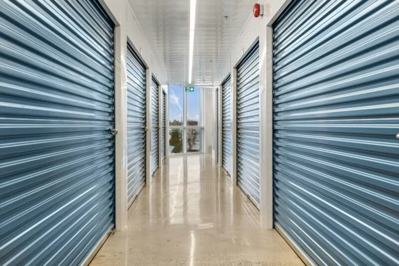 Maple Leaf Storage - Etobicoke 55 Kelfield St, Etobicoke, Ontario M9W 5A3 Canada