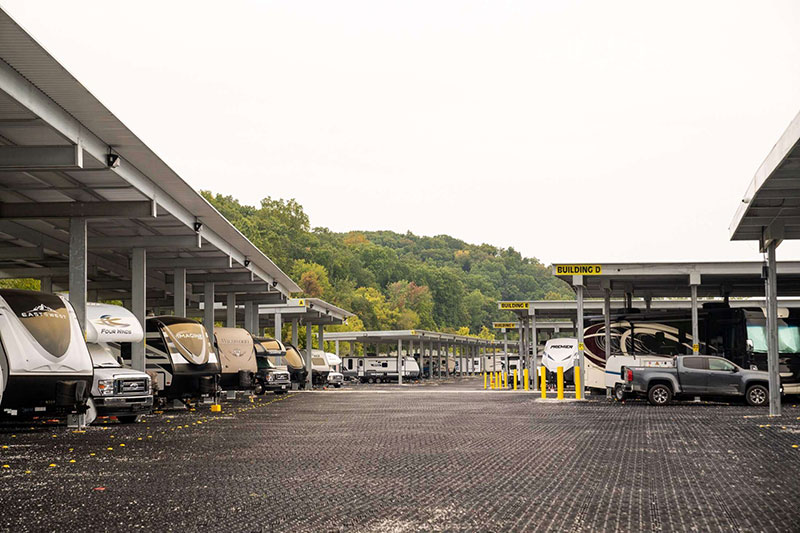 wide-aisles-between-labeled-storage-buildings-of-boats-and-rvs-1.jpg