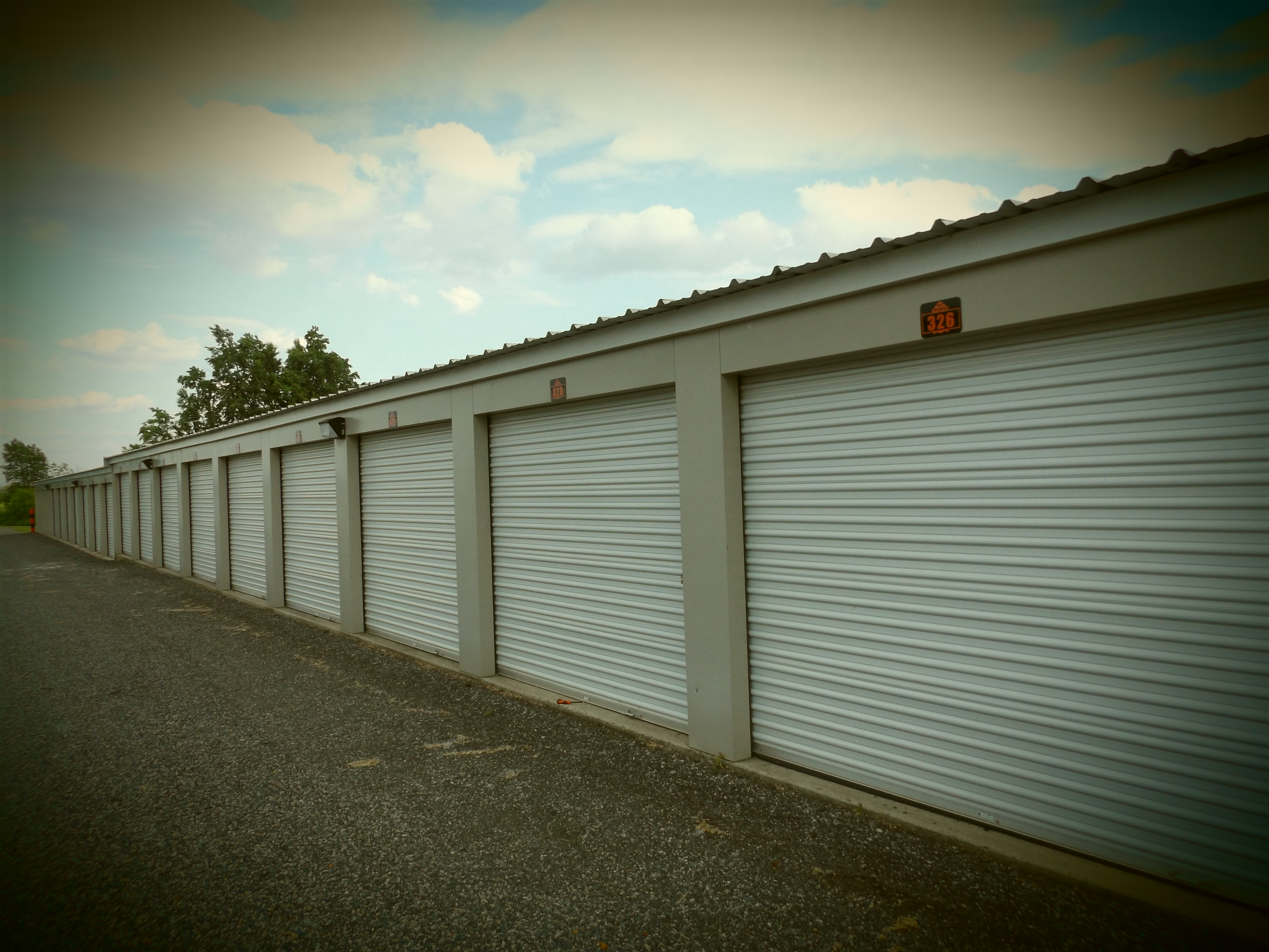 outdoor access self storage units perry mi