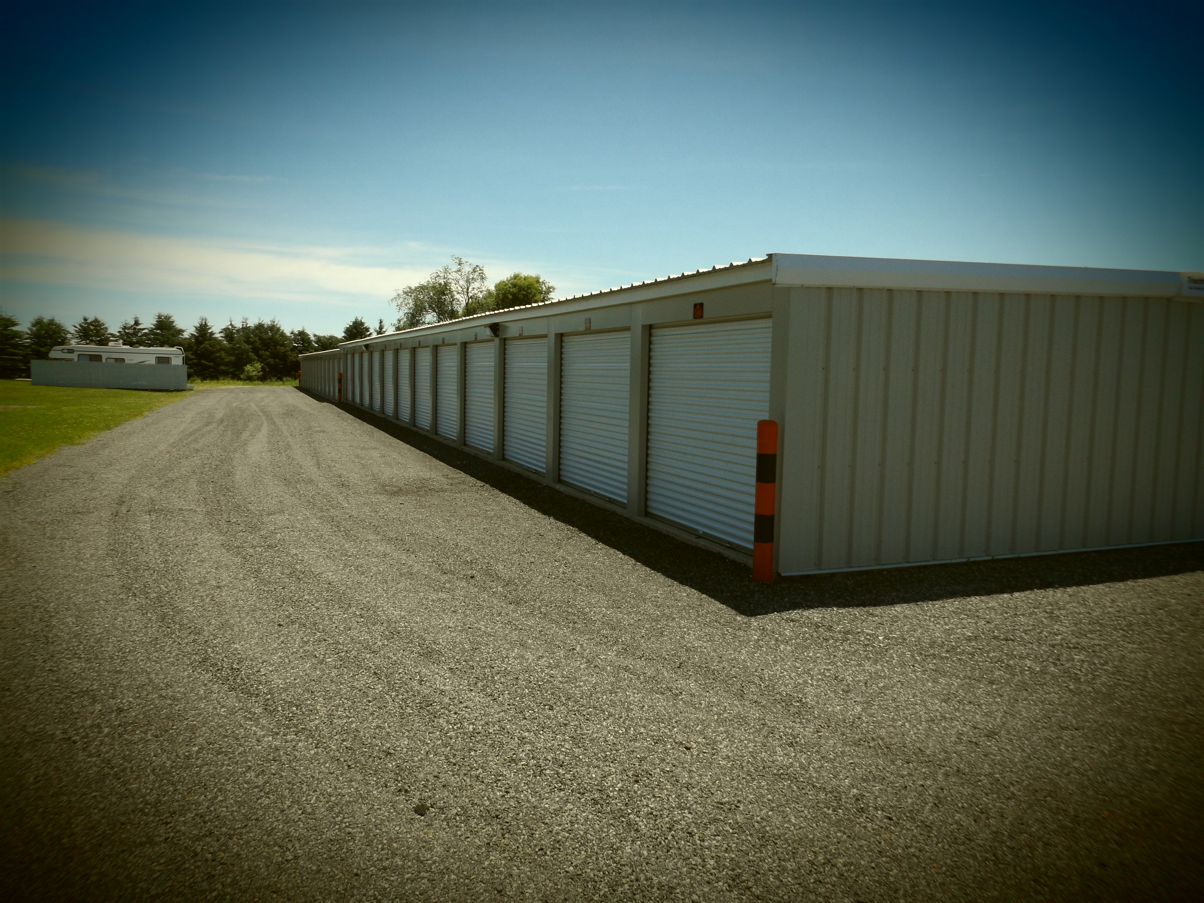 secure storage units perry mi