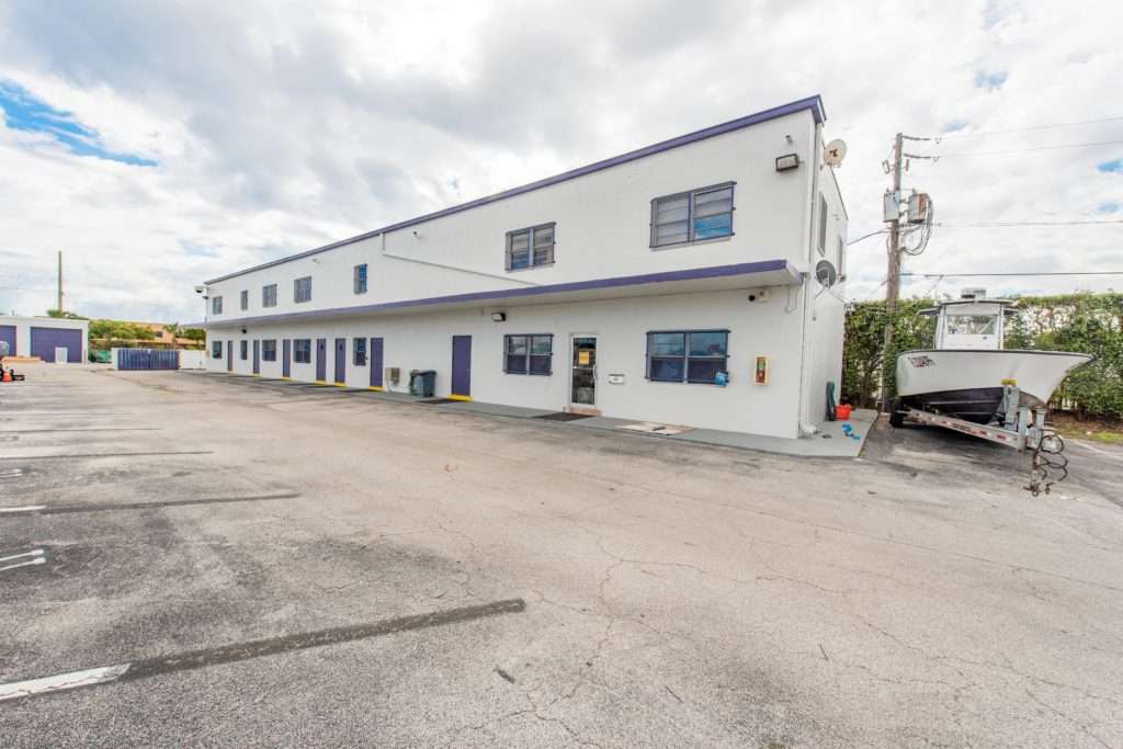 temperature controlled storage units in Boca Raton, FL