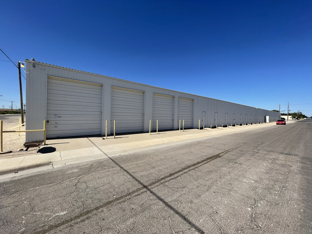 Line of Storage units in Hobbs, NM