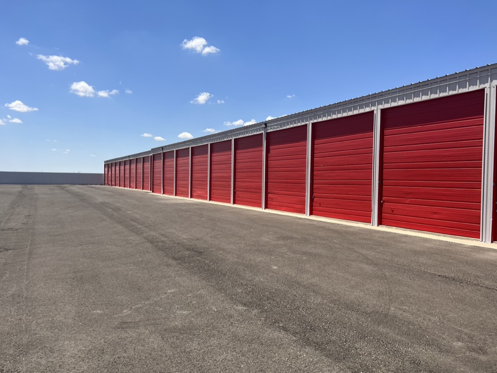 Line of Storage Units Clovis, NM