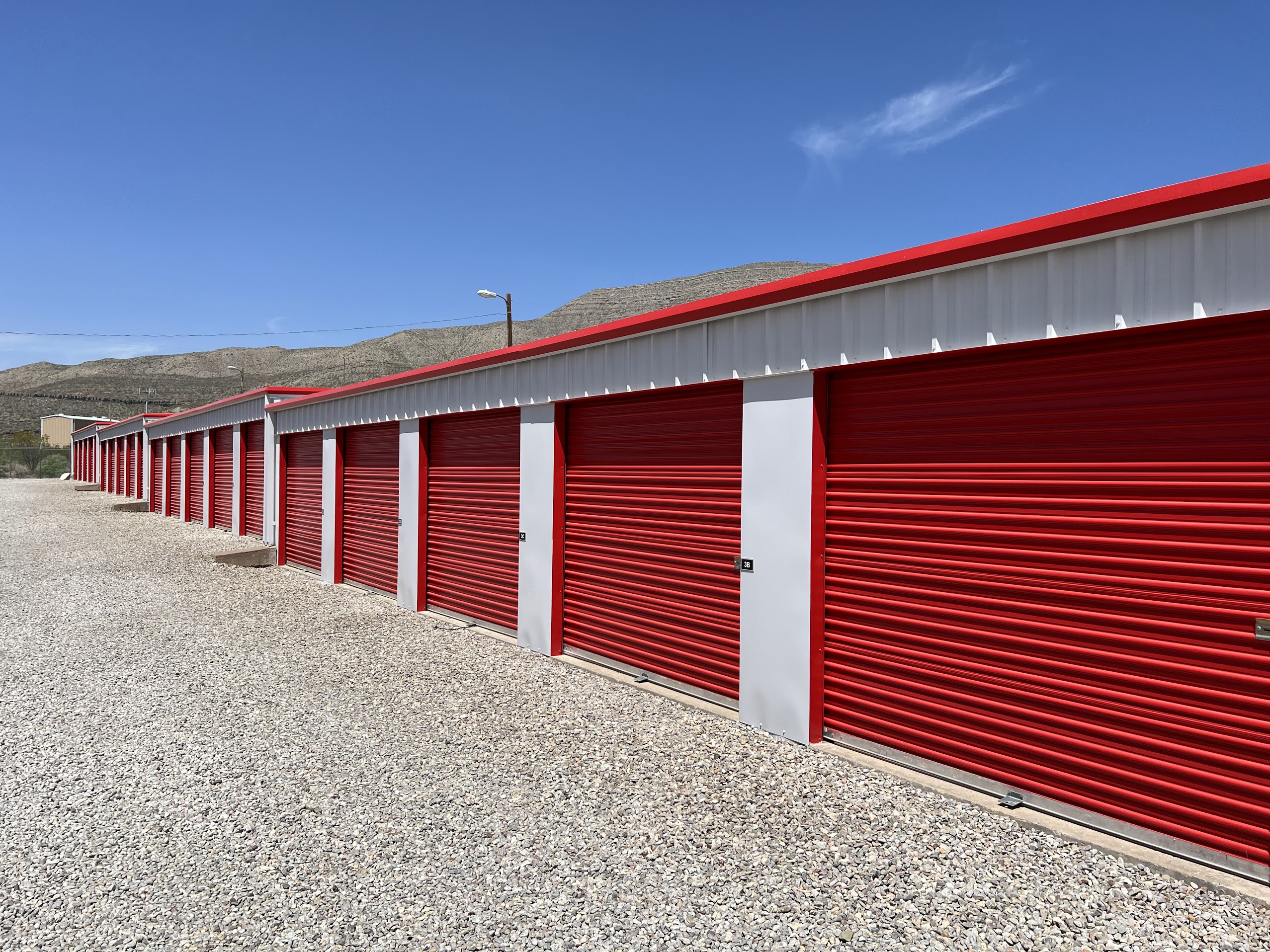 Line of Self Storage Units in Alamogordo, NM