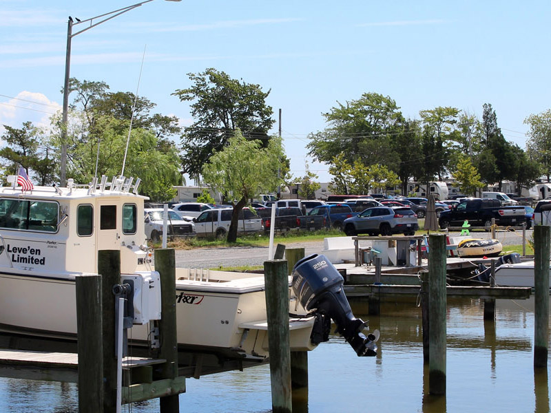 Breezy Point Resort Marina 5230 Breezy Point Road Chesapeake Beach, MD 20732 Breezy Point Resort Marina 5230 Breezy Point Road Chesapeake Beach, MD 20732