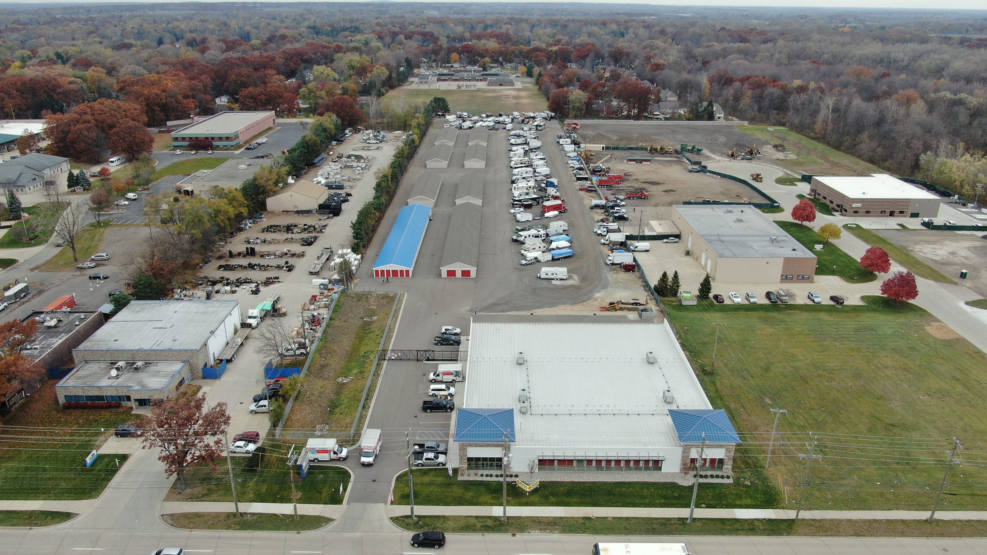 Climate control, drive up, and parking self storage in Shelby Charter Twp, MI