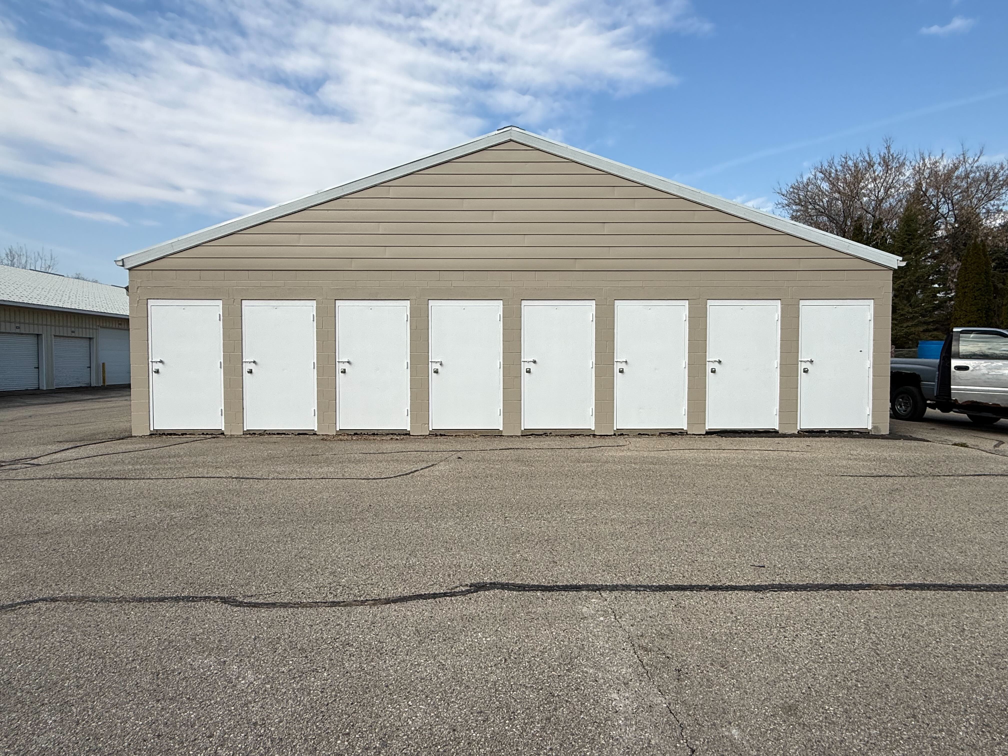 Clean, Small Drive-Up Units in Twin Lakes, WI | 485 Lincoln Dr