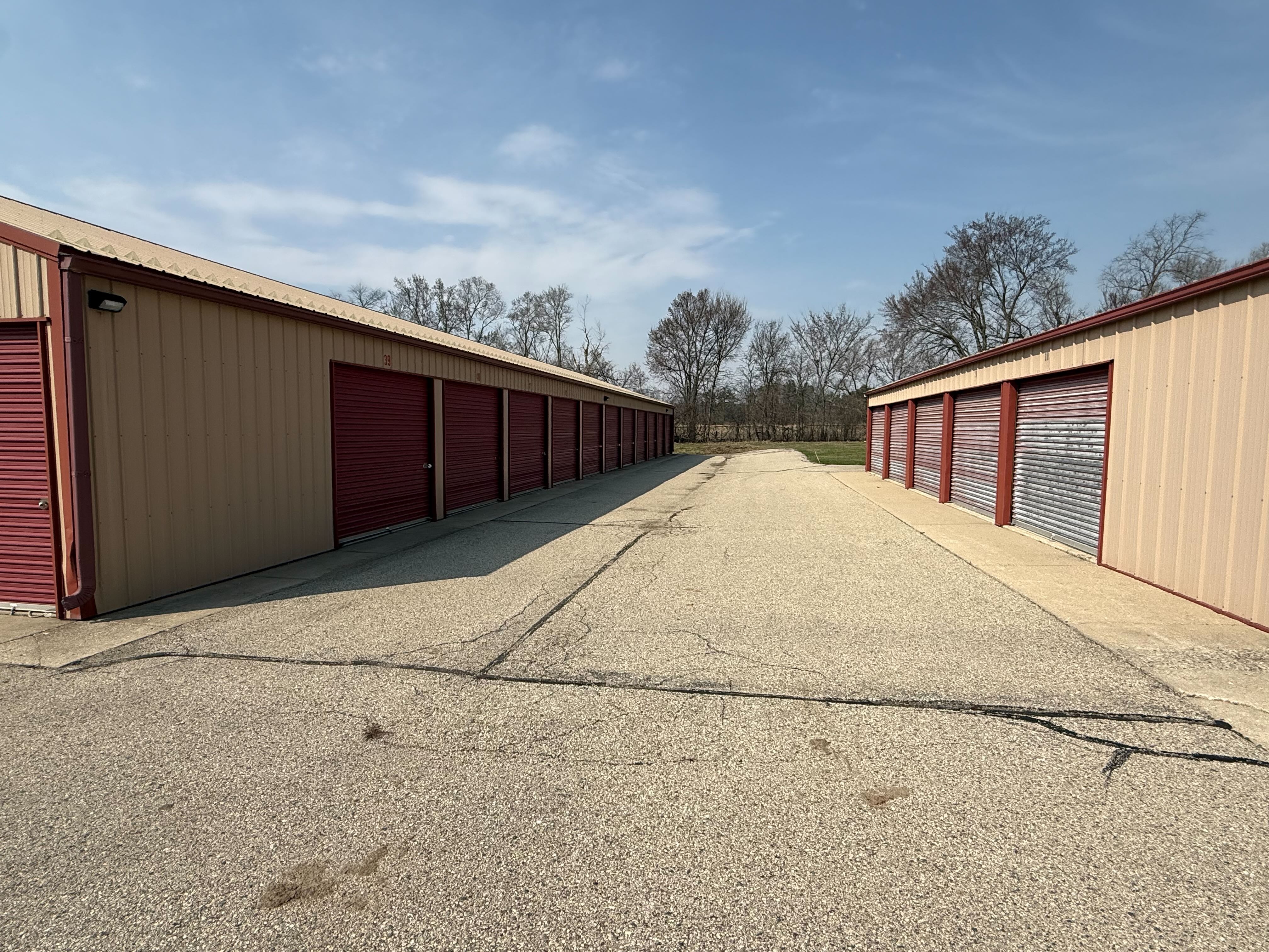 Drive-Up Units in Lake Geneva, WI | N3445 Como Rd
