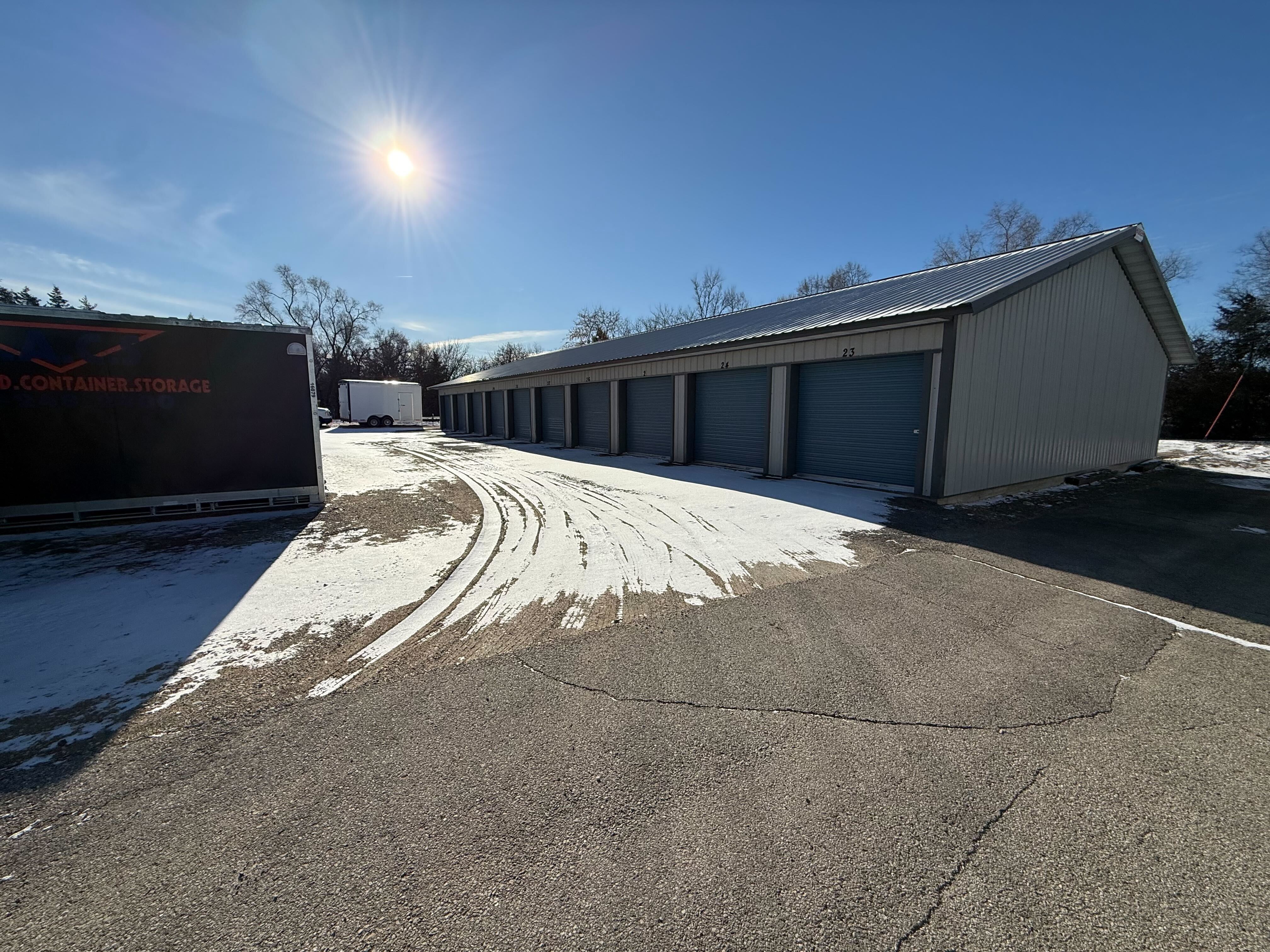 Large Storage Driveways in Twin Lakes, WI | 1032 Lance Dr