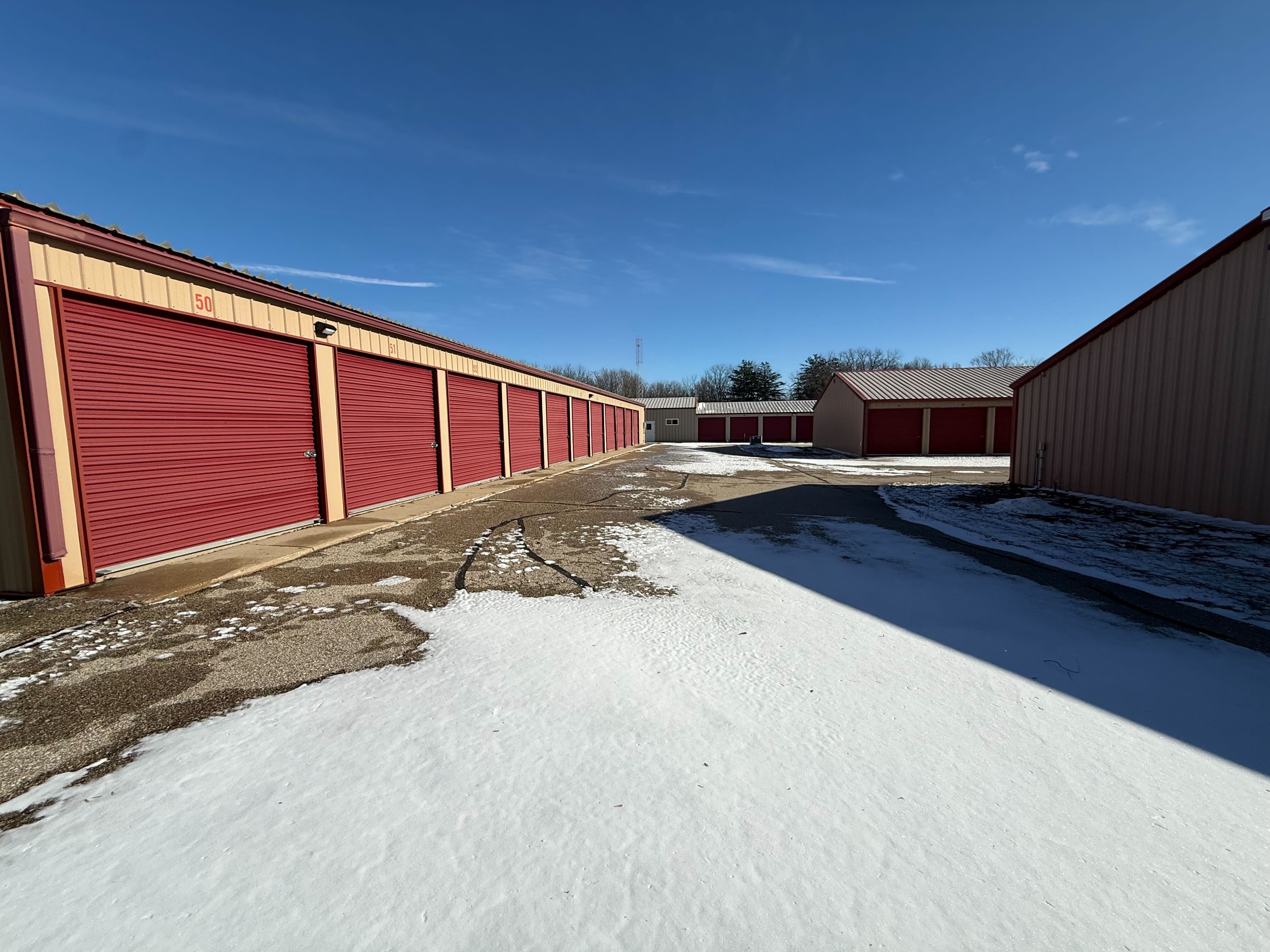 Medium Drive-Up Units in Lake Geneva, WI | N3445 Como Rd