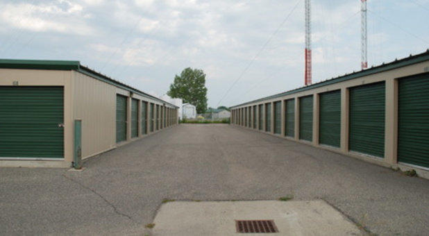 self storage units with drive up access and roll up doors