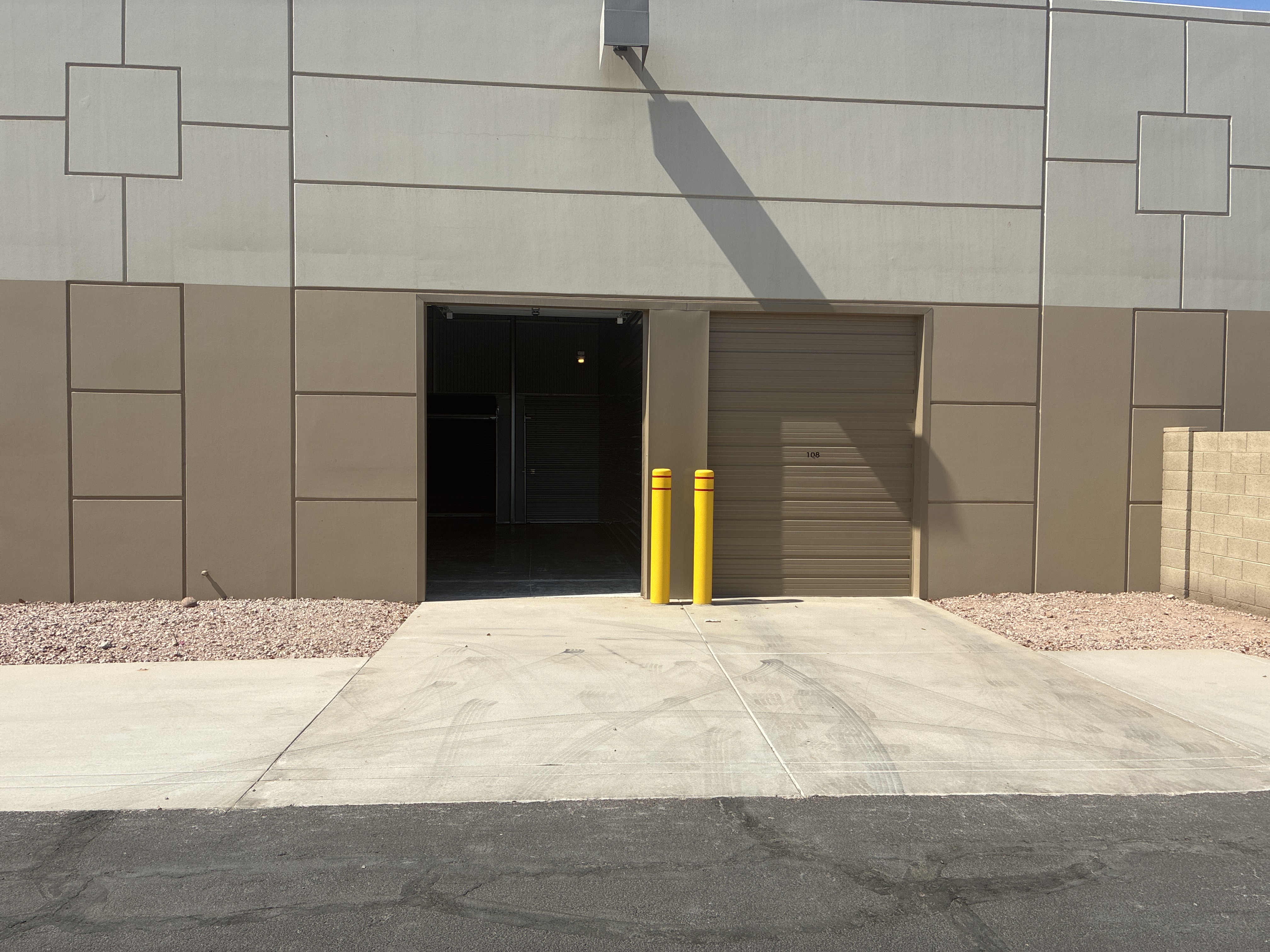 Drive Up & Indoor Access For Business Storage Drive Up & Indoor Access For Business Storage