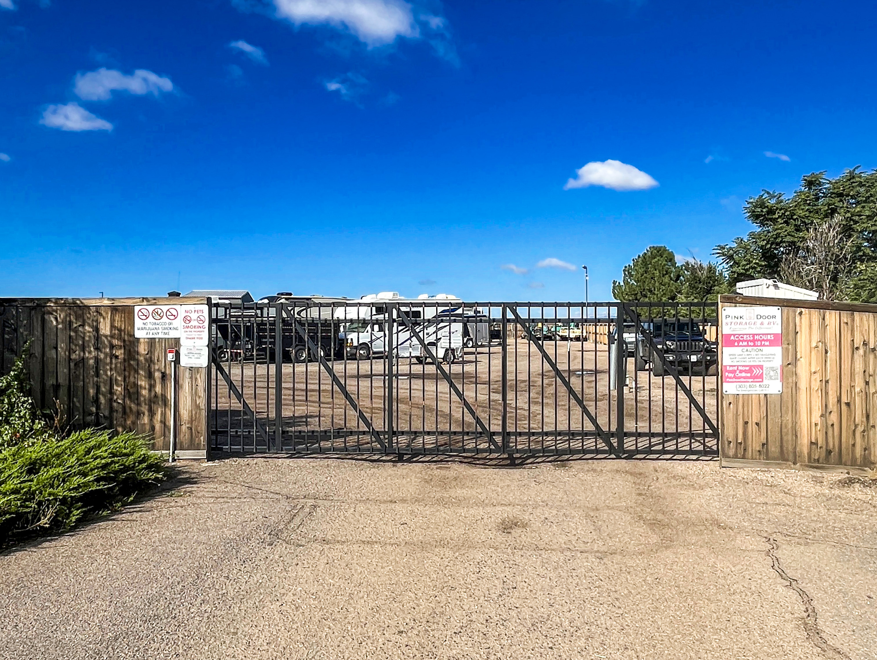 Fenced & Gated Vehicle Parking Storage In Aurora, CO