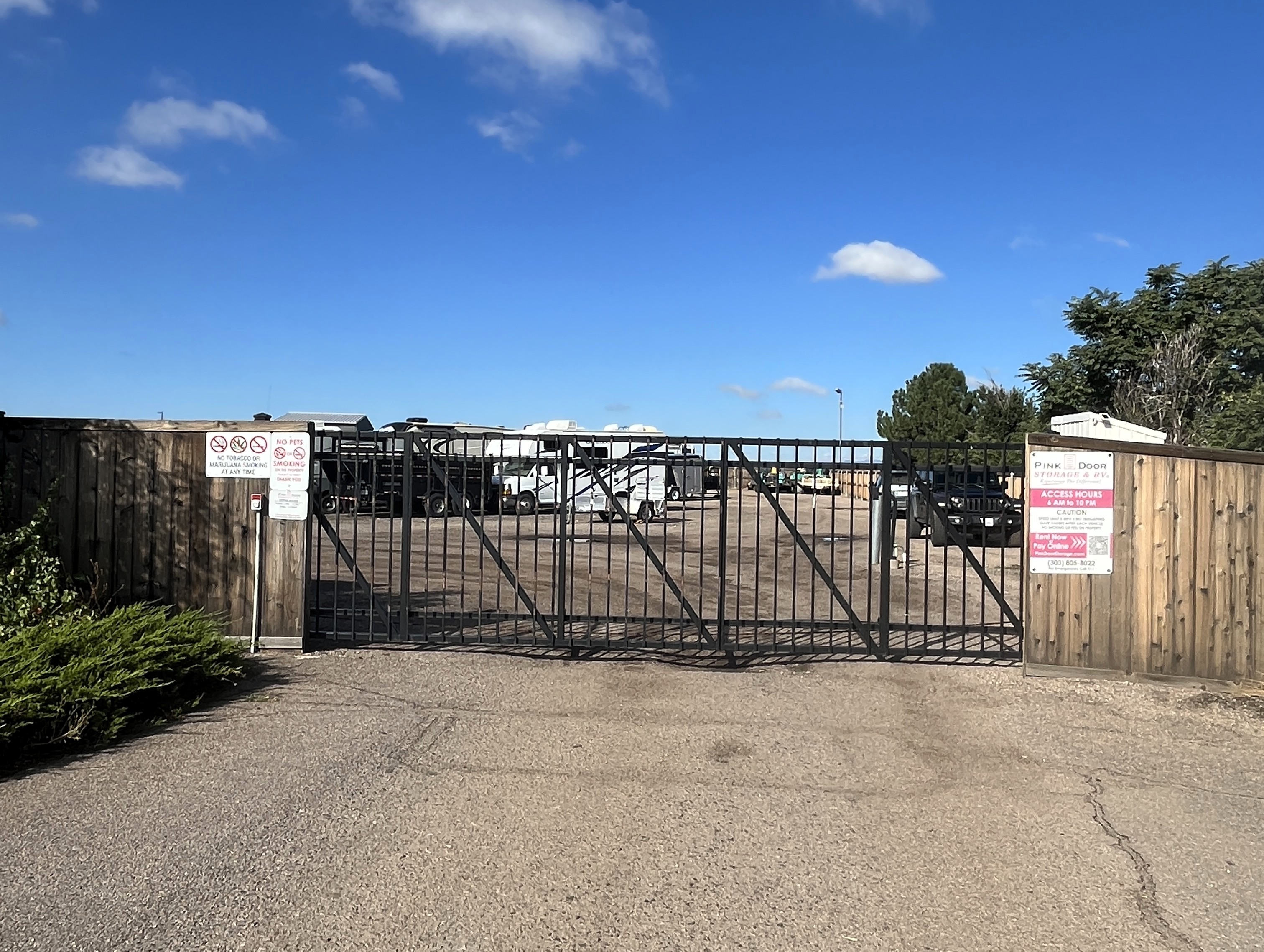Fenced & Gated Vehicle Parking Storage In Aurora, CO