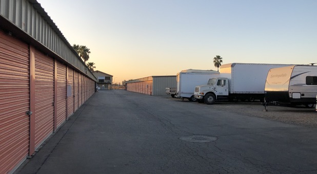 Outdoor RV, boat, trailer storage in Madera, CA