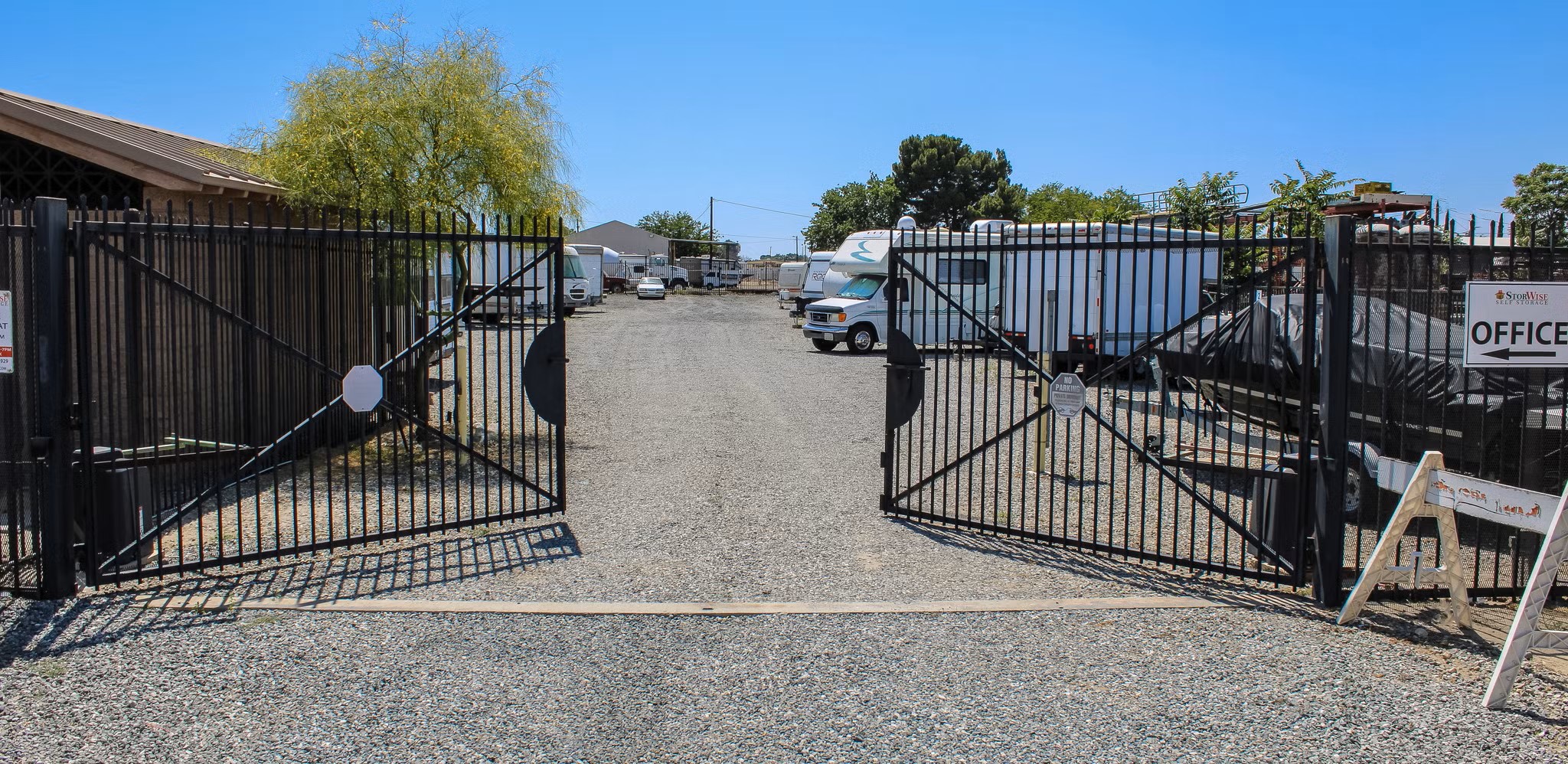 StorWise Beaumont, Outdoor Parking