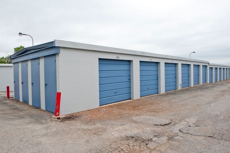 self storage units with drive up access