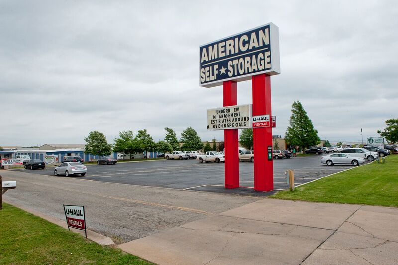 front sign and parking lot to self storage facility