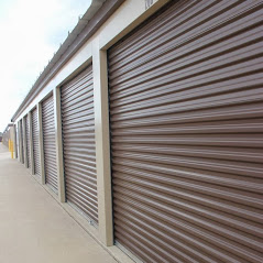 self storage units with large drive up access doors