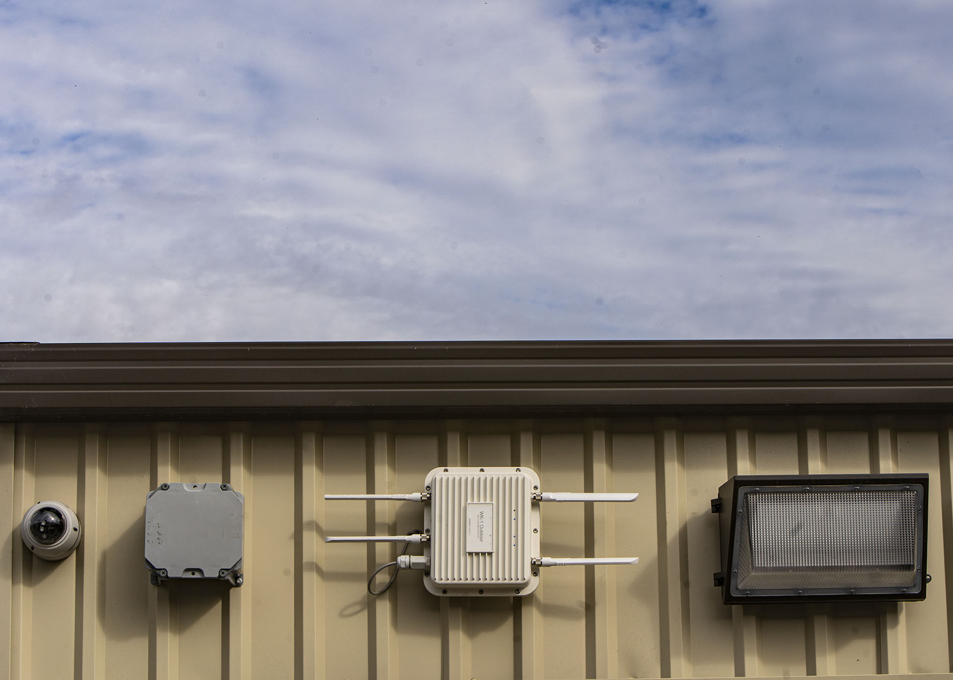 free wifi, security camera, lights 24/7 security